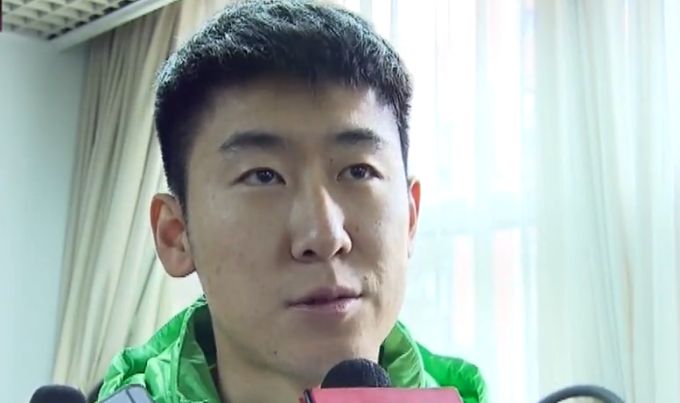 王小鲁:为什么?因为换我去拍，也许我会觉得那些具体的冶炼流程不重要只是拍他们在工作罢了。